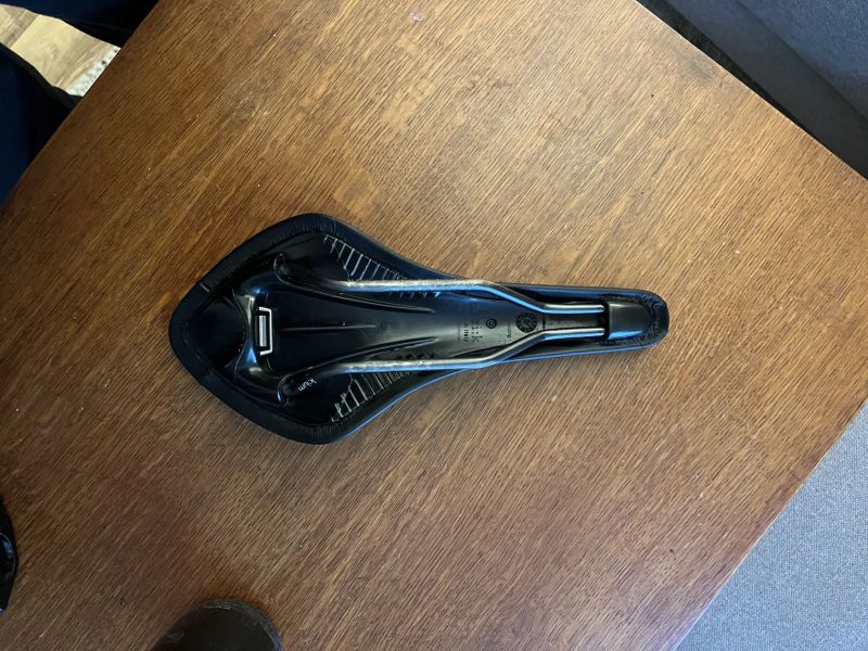 Sedlo Fizik Arione Kium