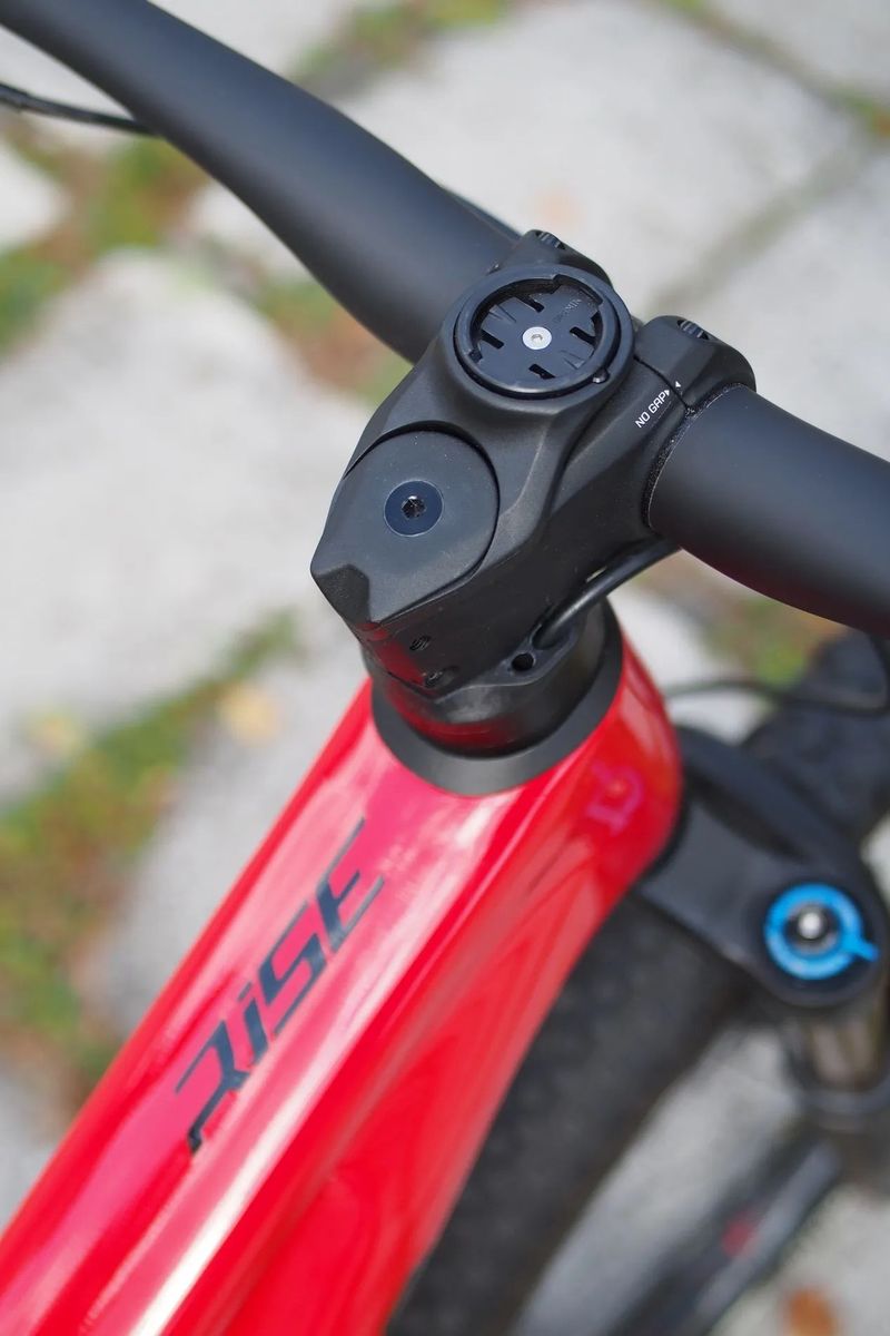 lehké elektrokolo Orbea RISE M-Ultimate XX1 AXS 540 Wh (17 kg) vel. M - najeto 242 km