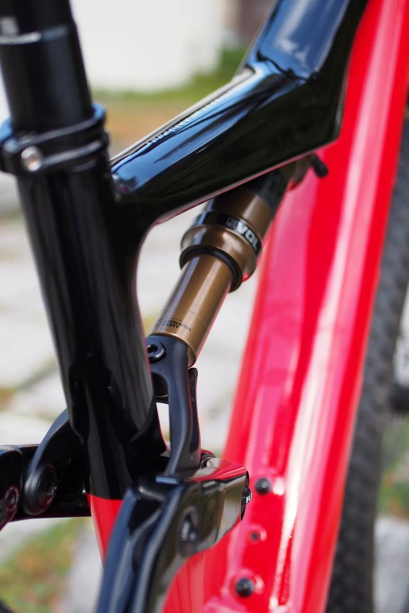 lehké elektrokolo Orbea RISE M-Ultimate XX1 AXS 540 Wh (17 kg) vel. M - najeto 242 km