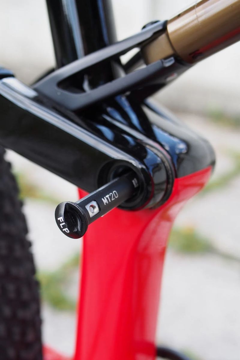 lehké elektrokolo Orbea RISE M-Ultimate XX1 AXS 540 Wh (17 kg) vel. M - najeto 242 km