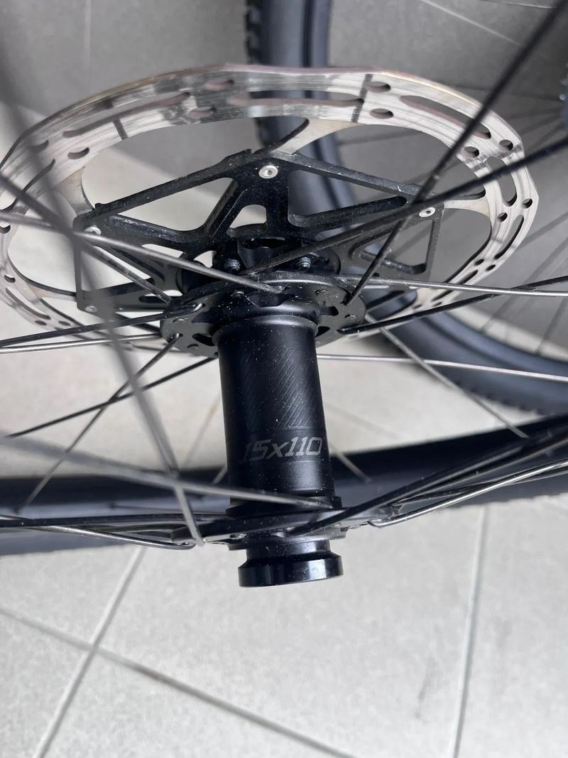výplety 29" Specialized Control (27 mm vnitřní šířka) vč. TLR obutí, kotoučů a kazety Sram GX Eagle 