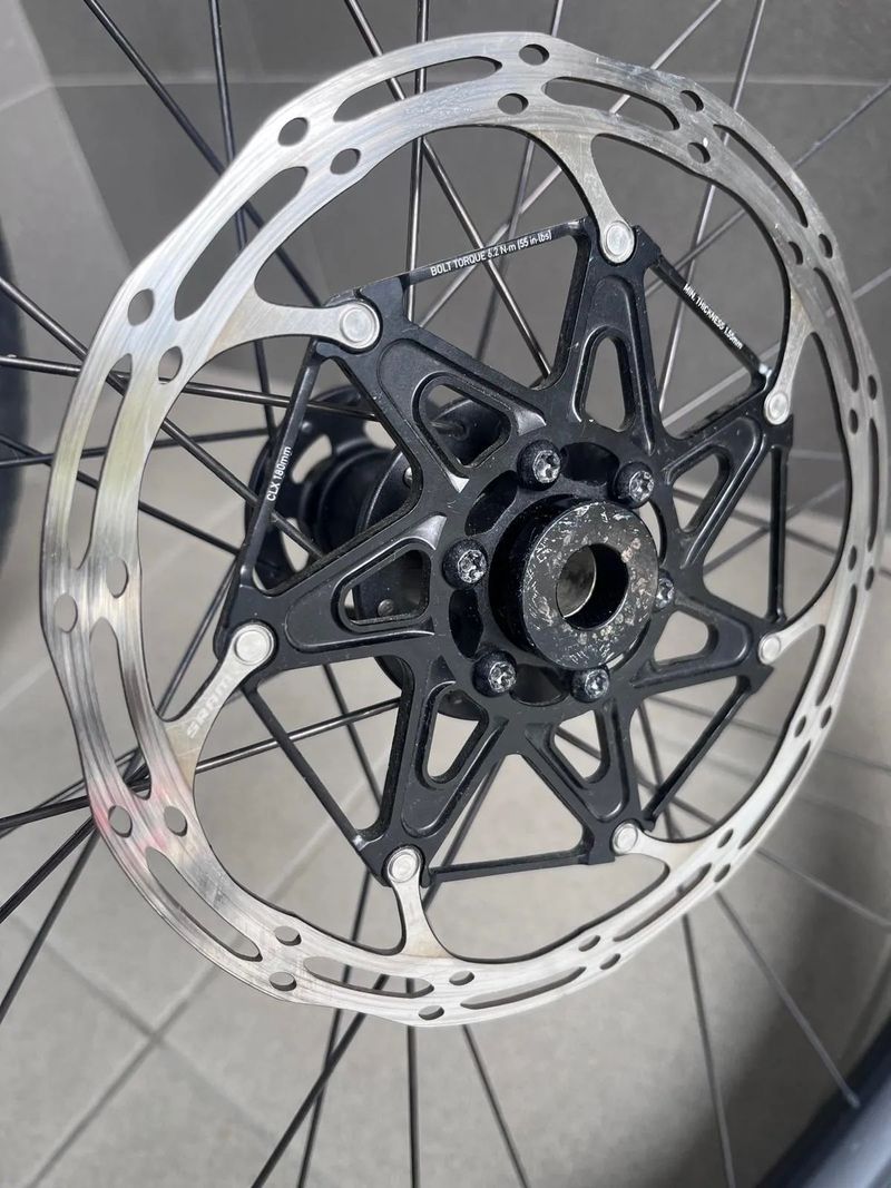 výplety 29" Specialized Control (27 mm vnitřní šířka) vč. TLR obutí, kotoučů a kazety Sram GX Eagle 