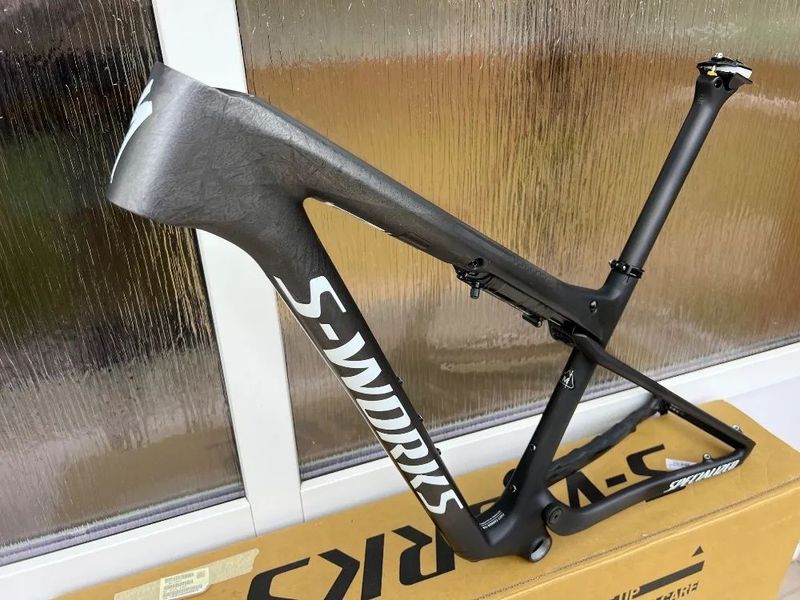 SPECIALIZED S-Works Epic World Cup Satin Smoke Granite / Metallic White Silver