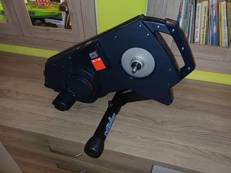 🚴‍♂️ Elite Turno – chytrý trenažér ve špičkovém stavu! 🚴‍♂️