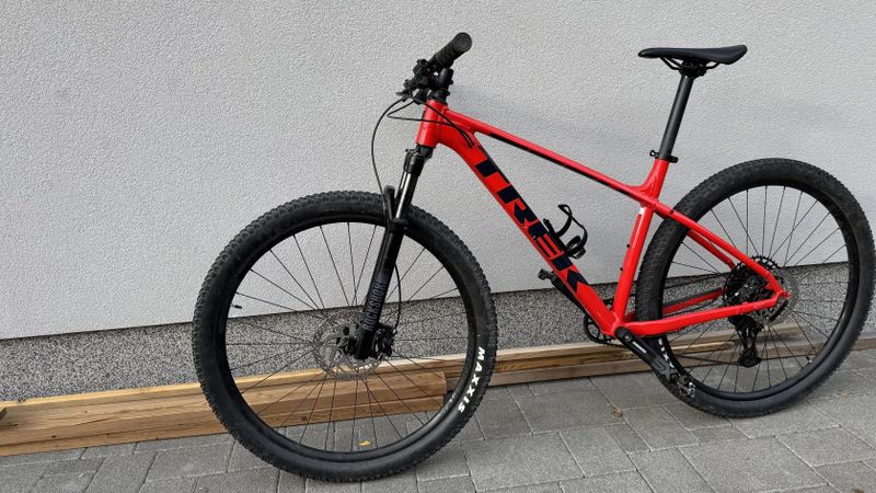 Prodám Trek MERLIN 8 vel. L, výborný stav, pro výšku postavy 168 - 185cm. 1.majitel, servisováno.