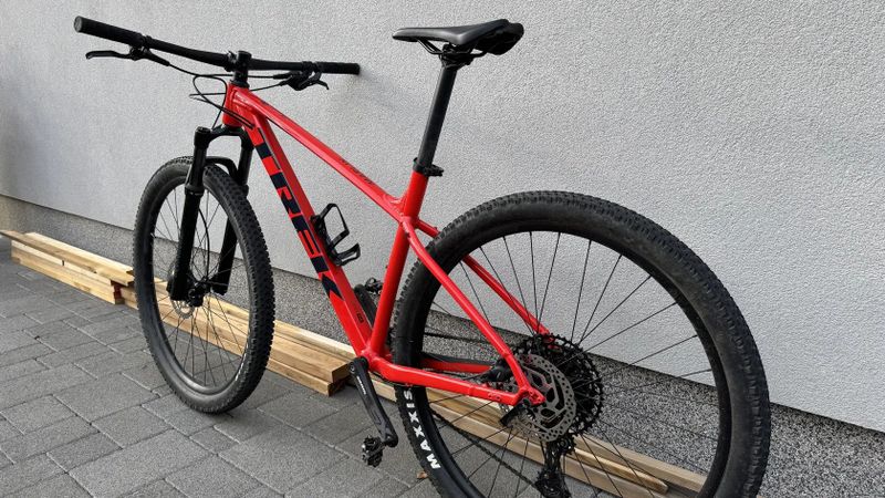 Prodám Trek MERLIN 8 vel. L, výborný stav, pro výšku postavy 168 - 185cm. 1.majitel, servisováno.