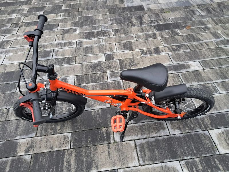 Btwin Robot 500