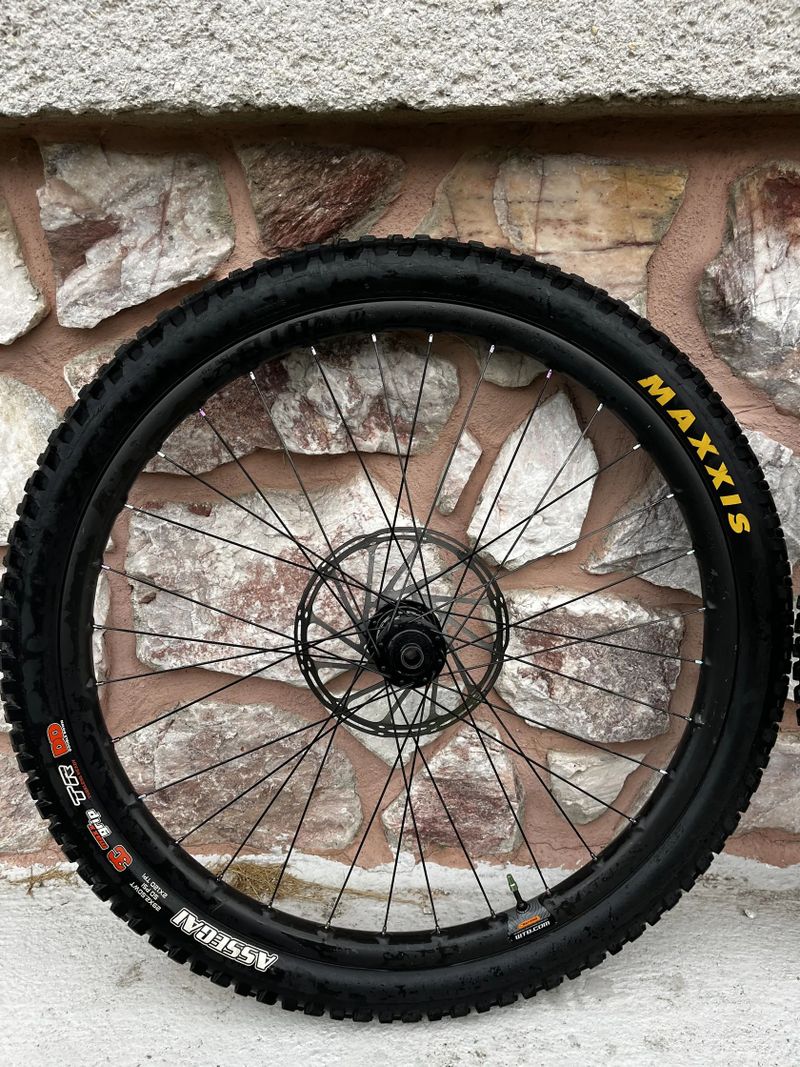 Karbon kola WTB