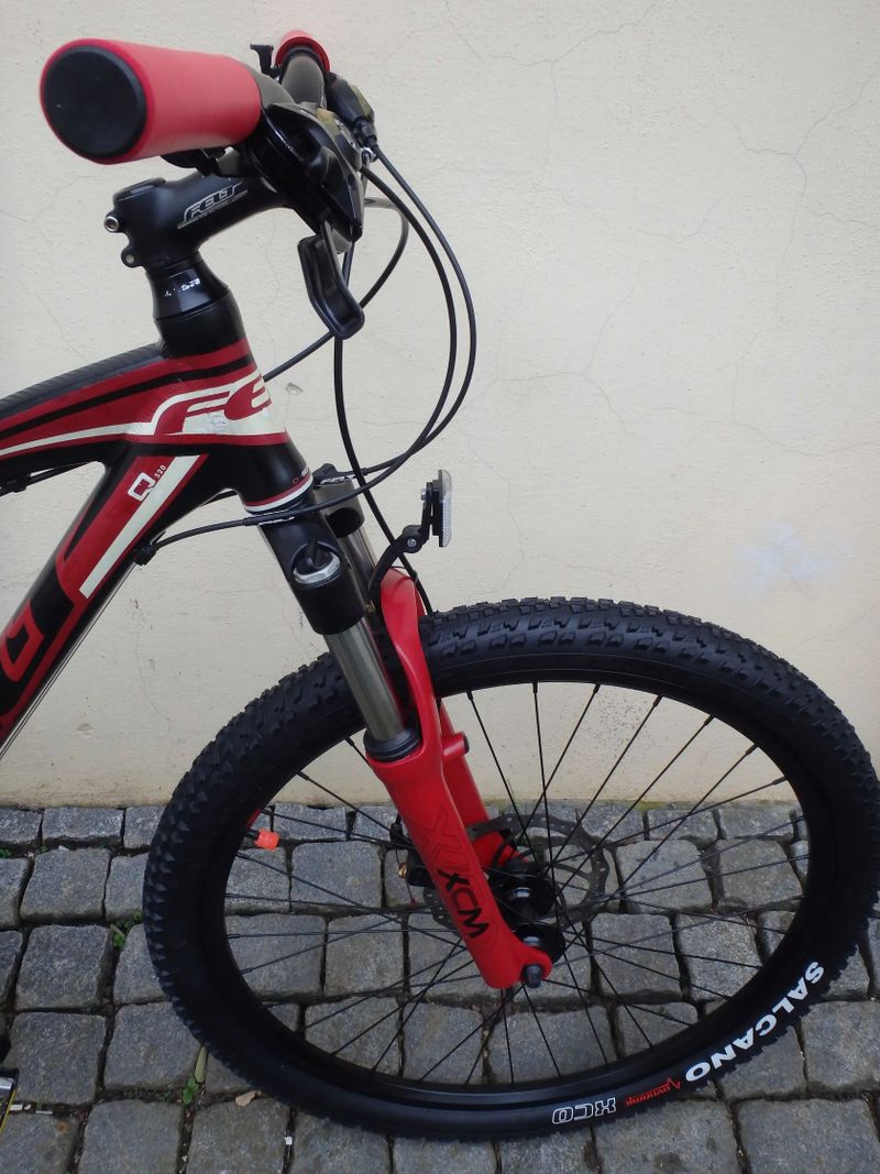 dětské MTB kolo Felt Q520 26", rám 15,5", po servisu, pro výšku 140-165cm+ DÁREK
