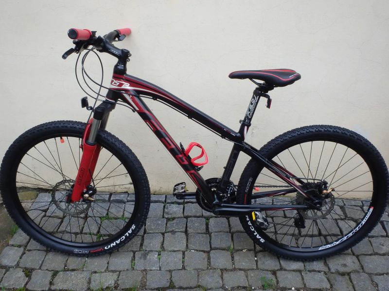 dětské MTB kolo Felt Q520 26", rám 15,5", po servisu, pro výšku 140-165cm+ DÁREK