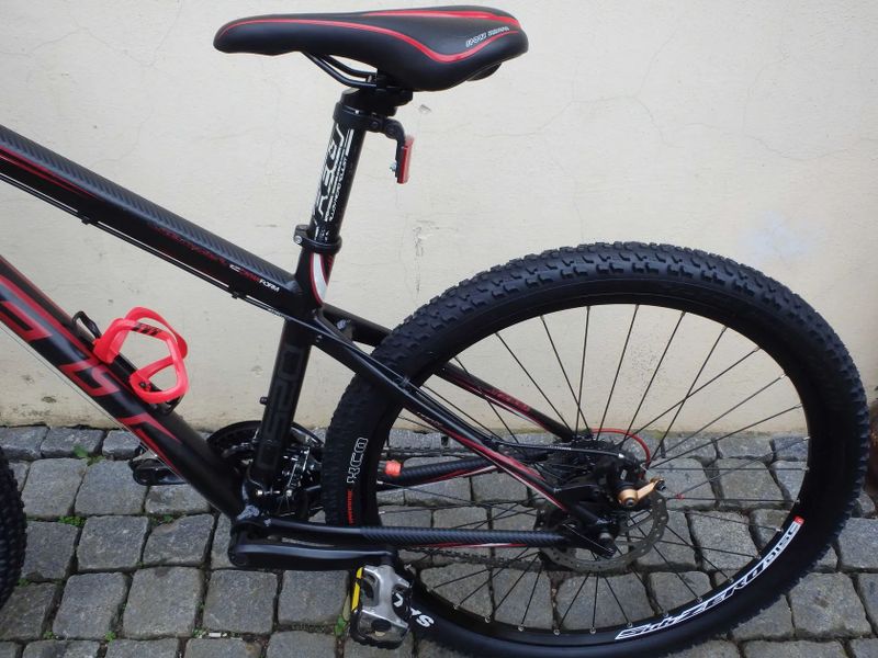 dětské MTB kolo Felt Q520 26", rám 15,5", po servisu, pro výšku 140-165cm+ DÁREK