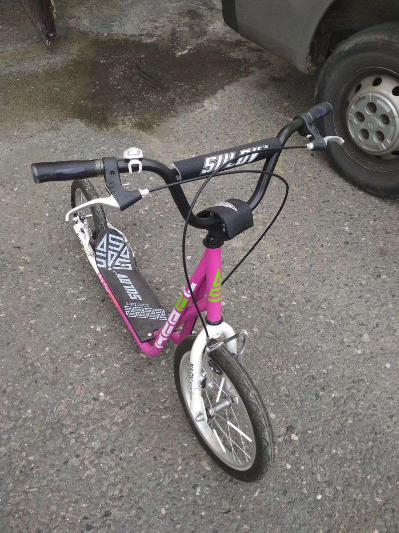 Nabízím dětskou koloběžku Sulov REBEL fialovo-bílá . 