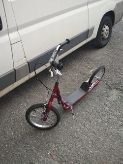 Nabízím dětskou koloběžku SPARTAN. Málo používanou, v dobrém stavu. 