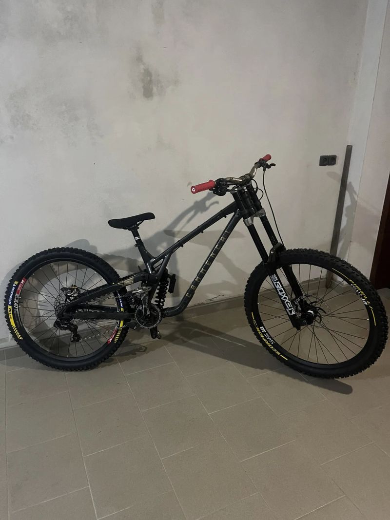 Commencal V5