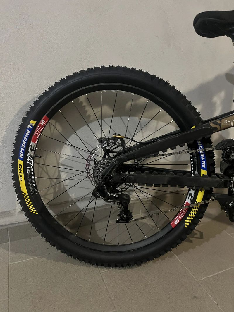 Commencal V5