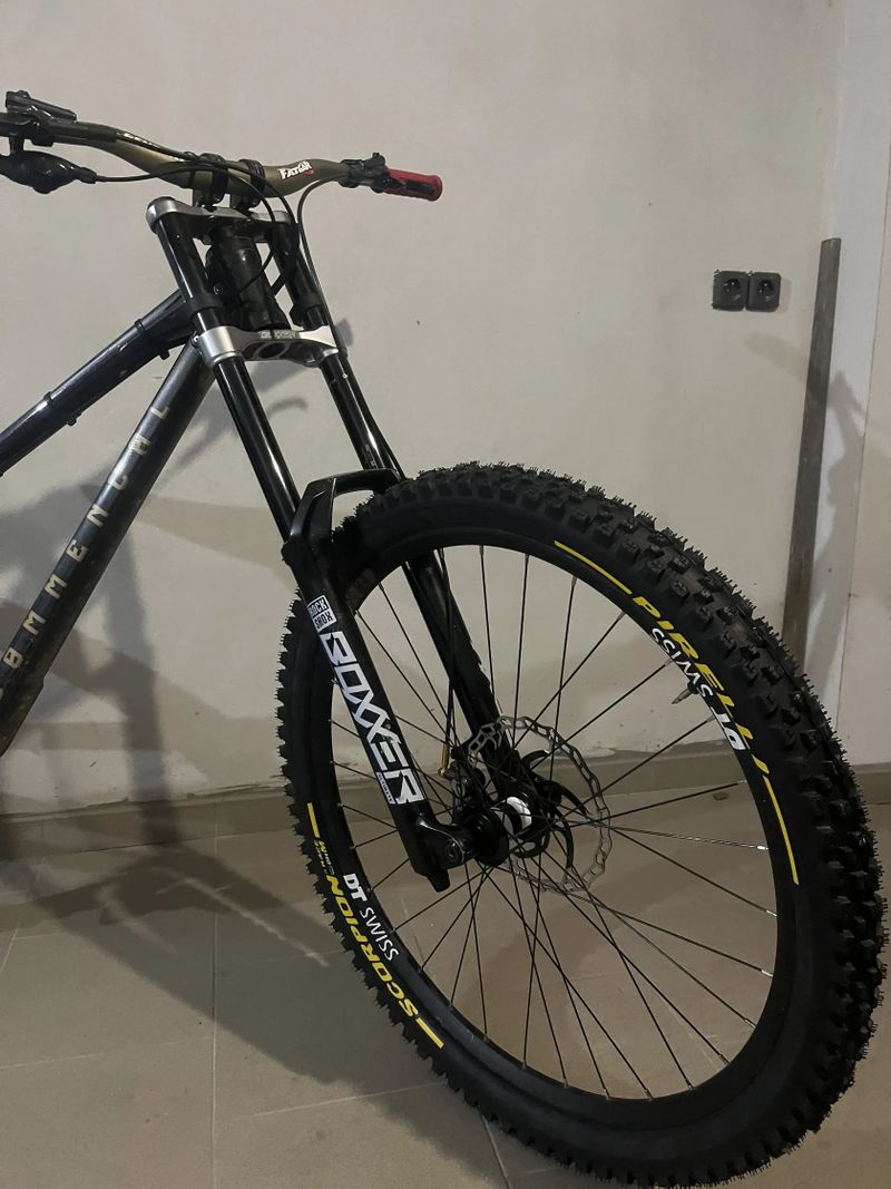 Commencal V5
