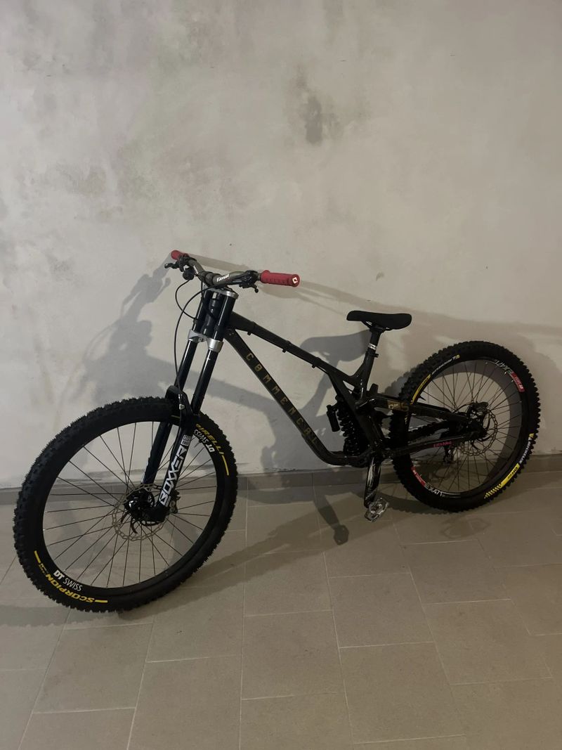 Commencal V5