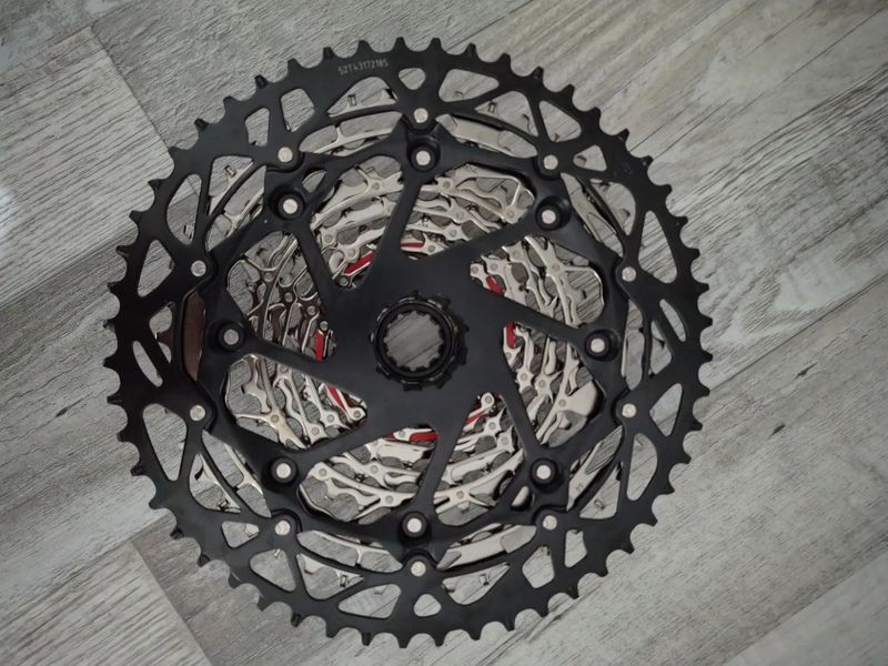 Prodám novou kazetu Sram XS-1270 10-52 T-Type