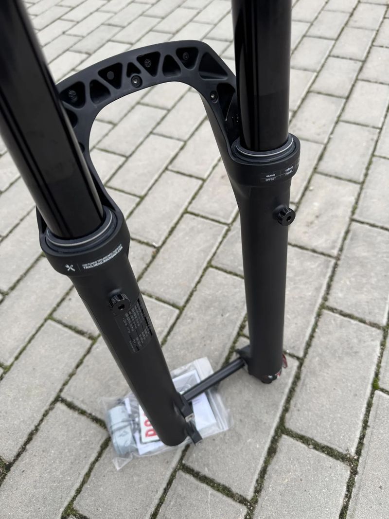 Vidlice Rock Shox Lyrik Select+ (Charger 3.1 RC2) 150mm 29"-nova