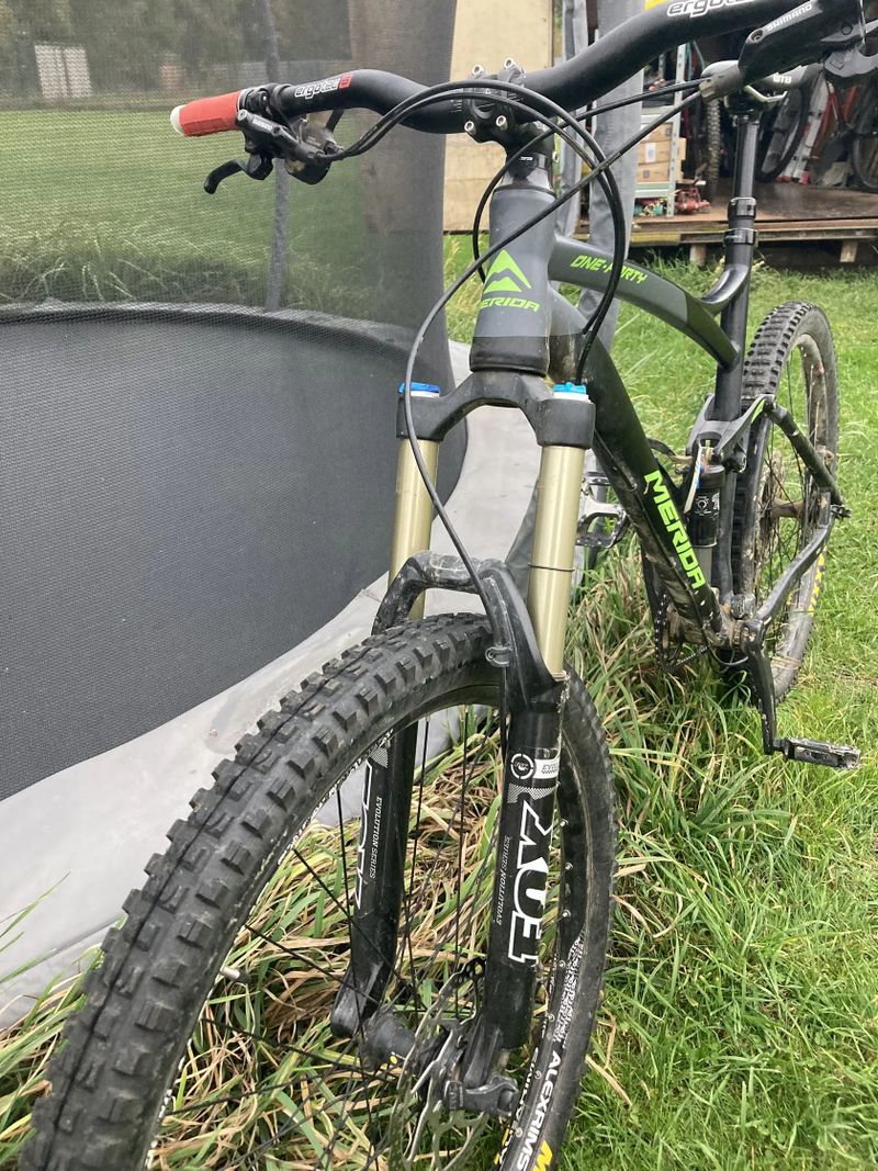 Merida One-Forty 7.600 – trail/enduro, připravené jezdit