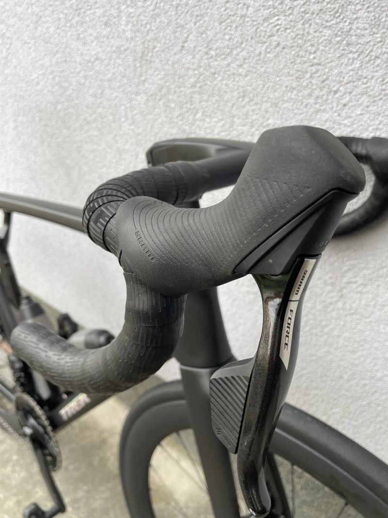 Trek Madone SLR 7 AXS L 58´´ - zánovní 