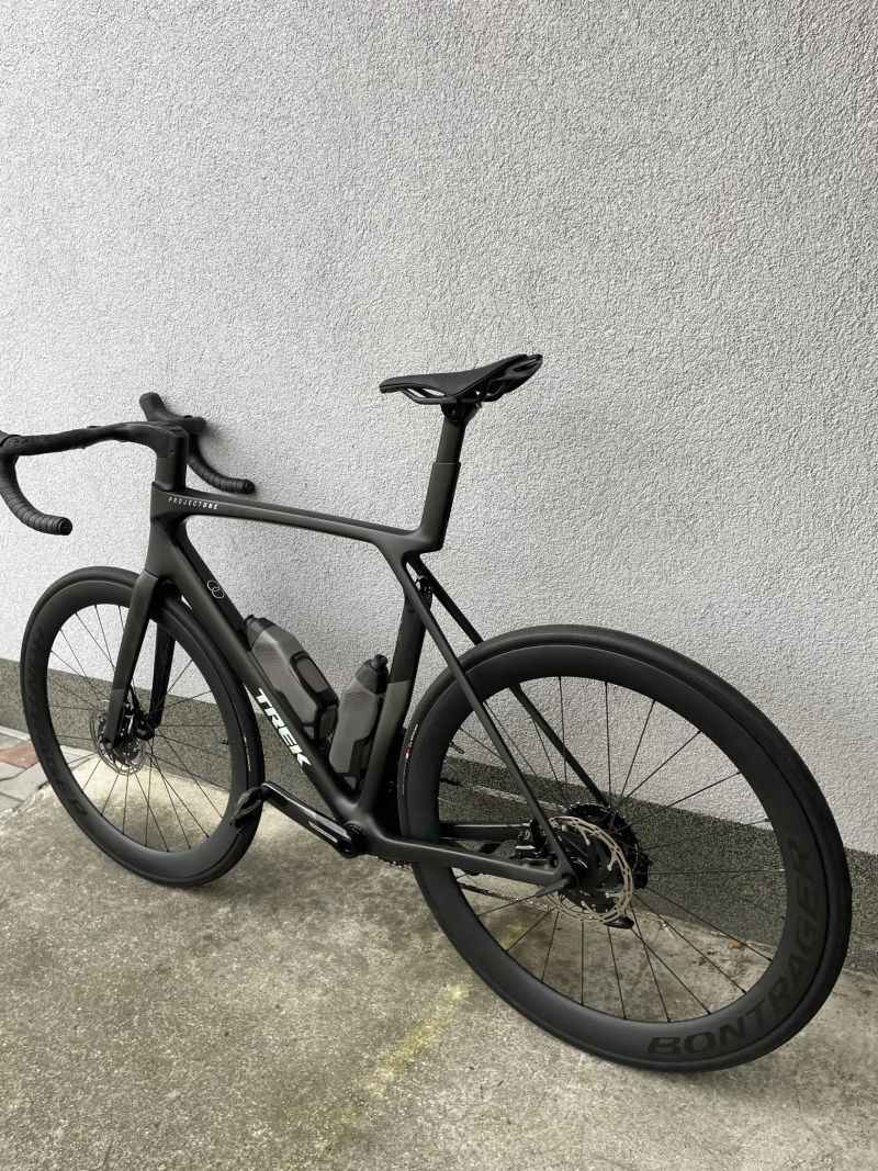 Trek Madone SLR 7 AXS L 58´´ - zánovní 