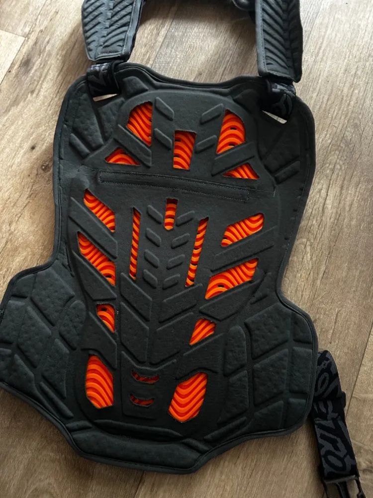 Chránič páteře a hrudníku Troy Lee Designs Rockfight D3O CE Black