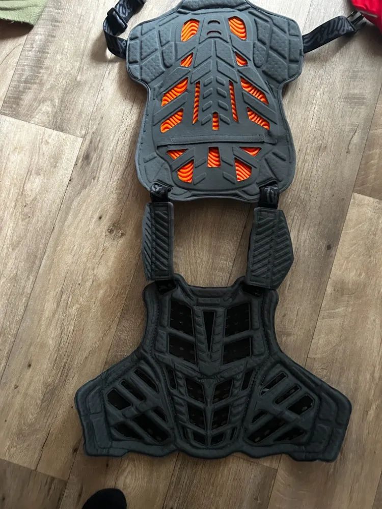 Chránič páteře a hrudníku Troy Lee Designs Rockfight D3O CE Black