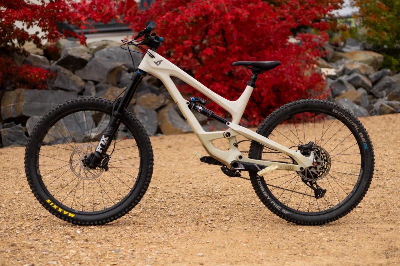 YT Industries Capra CF Comp 2020