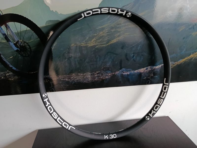 Kastar K30 29" + náhradní ráfek 