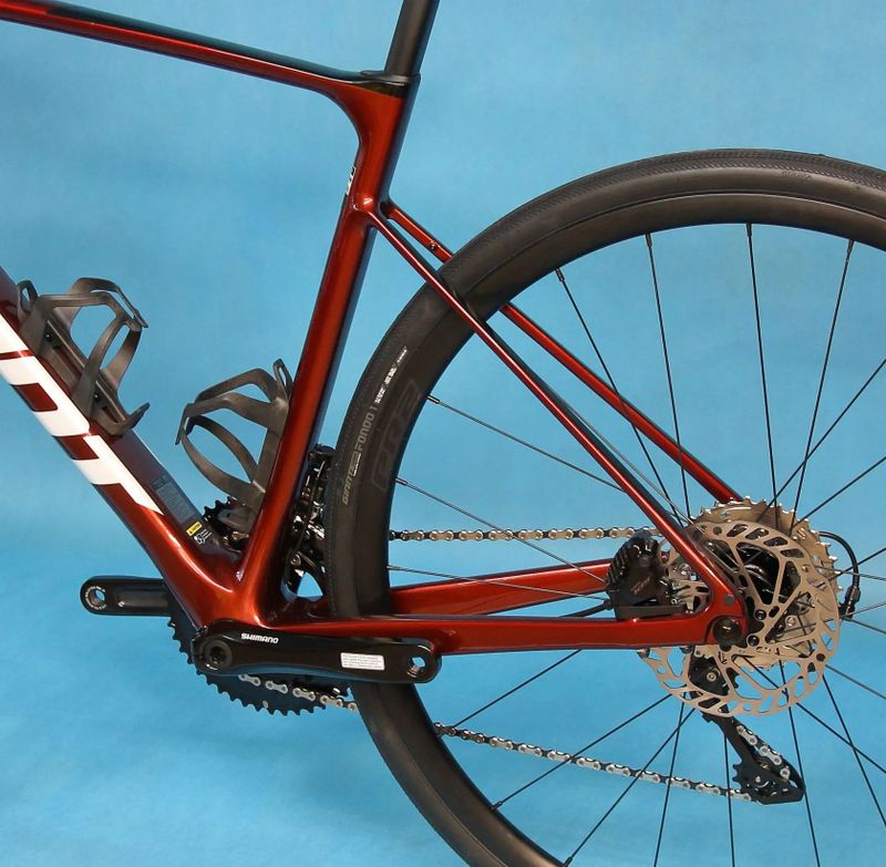 GIANT Defy Advanced 2 2025 - endurance silniční kolo s karbonovým rámem - NOVÉ