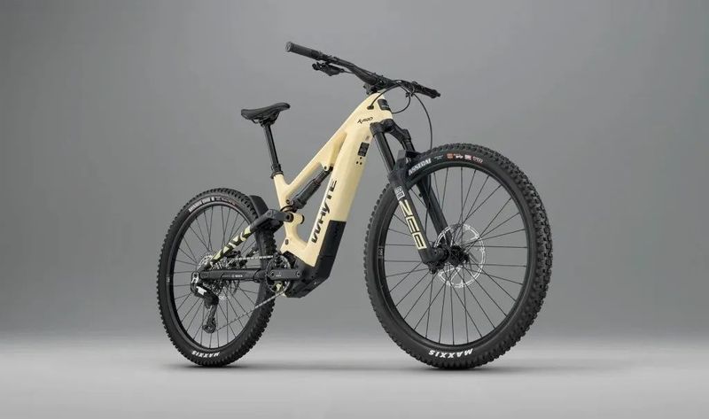 Whyte Kado RS / karbon, Bosch CX 5.gen. / výprodej DEMO EBIKE, vel. M (SLEVA -35%)