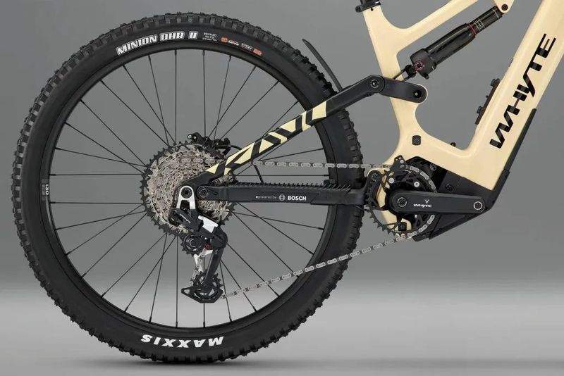 Whyte Kado RS / karbon, Bosch CX 5.gen. / výprodej DEMO EBIKE, vel. M (SLEVA -35%)