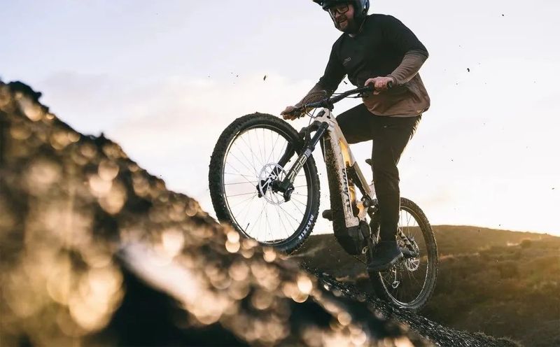 Whyte Kado RS / karbon, Bosch CX 5.gen. / výprodej DEMO EBIKE, vel. M (SLEVA -35%)