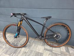 Závodní karbonové XC kolo – velikost S (15“), 27,5“
