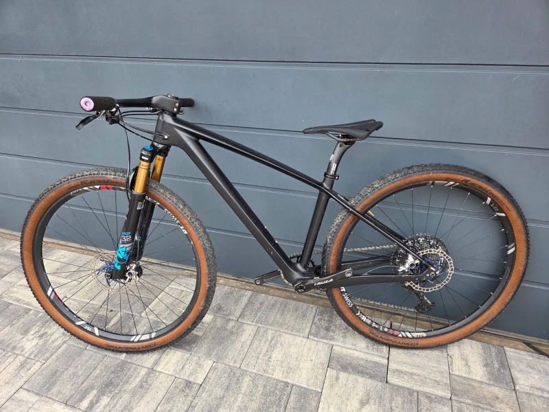 Závodní karbonové XC kolo – velikost S (15“), 27,5“