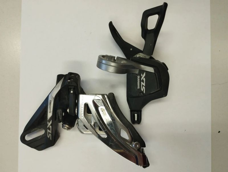 Přesmykač Shimano SLX FD-M7020 a řadící páčka Shimanon SLX SL-M700 