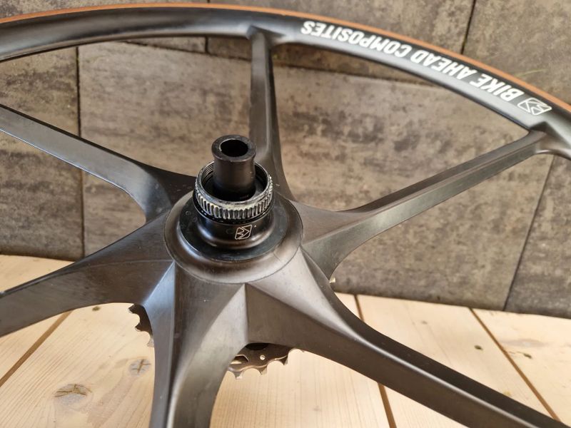 Kola Bike Ahead Composites BiTurbo Road