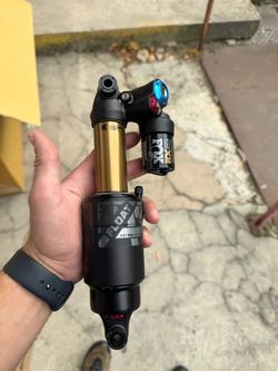 Tlmiče Fox, Rock Shox, Marzocchi, DT Swiss