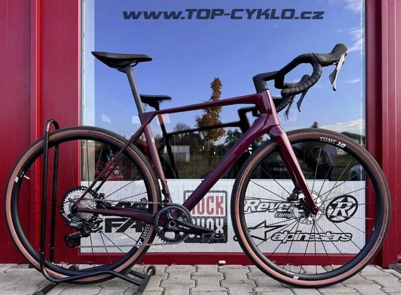 🔥🔥 SLEVA 35.000 -35% 🔥🔥 SUPERIOR X-ROAD 9.7 GR / Matte Berry Carbon - L 