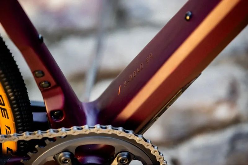 🔥🔥 SLEVA 35.000 -35% 🔥🔥 SUPERIOR X-ROAD 9.7 GR / Matte Berry Carbon - L 