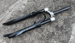 SR Suntour Axon 26 vzduchová 