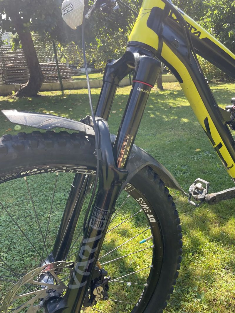 YT Industries Capra cf