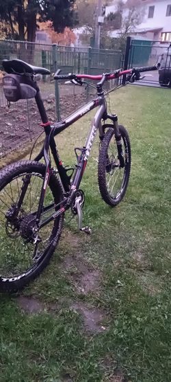 Trek 8500