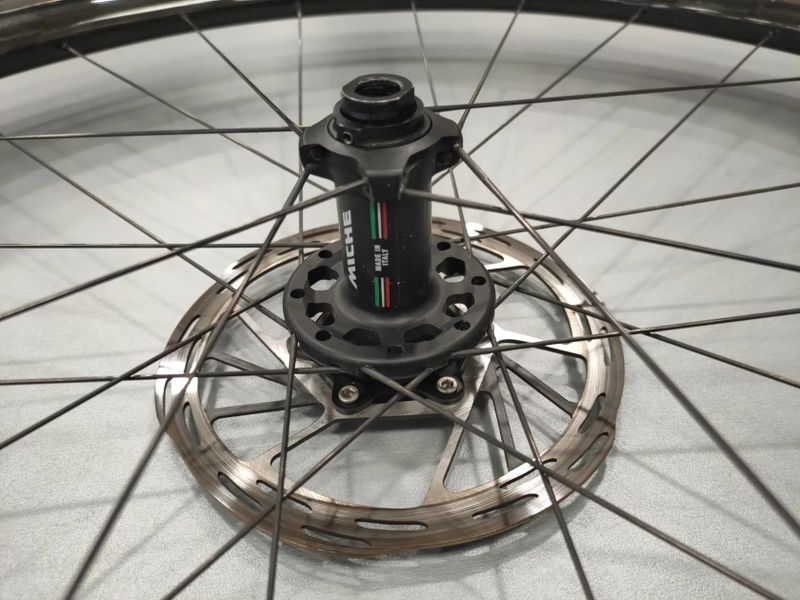 Zapletená karbonová kola Wilier Miche SLR 42 KC