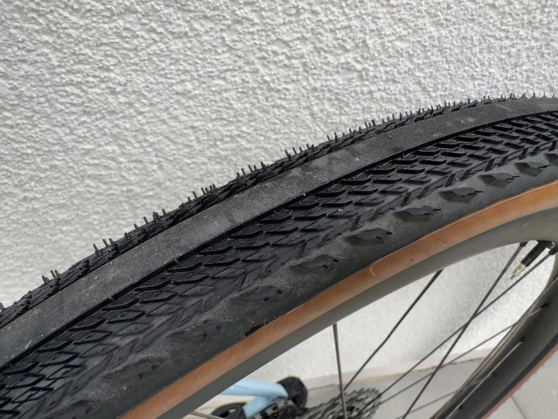 Specialized Diverge Expert Carbon vel. 61. Najeto cca 500 km.