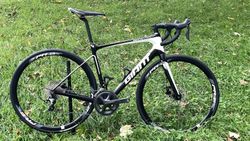 Giant Defy Advanced 2 vel. M 