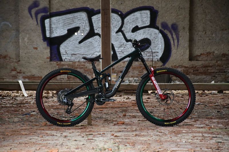 Trek Slash Gen 6 custom M /L