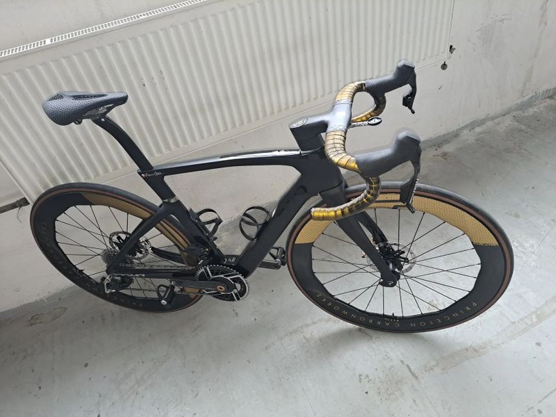 Pinarello Dogma F2025