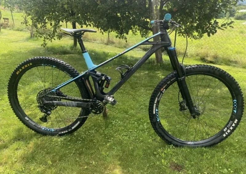 Mondraker Foxy R, 29", karbon